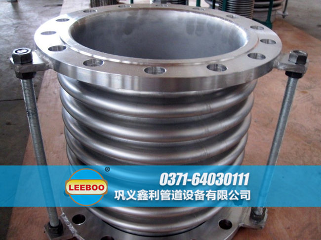 波紋<a href=http://m.m-d-n.com target=_blank class=infotextkey>補(bǔ)償器</a>現(xiàn)場(chǎng)實(shí)圖