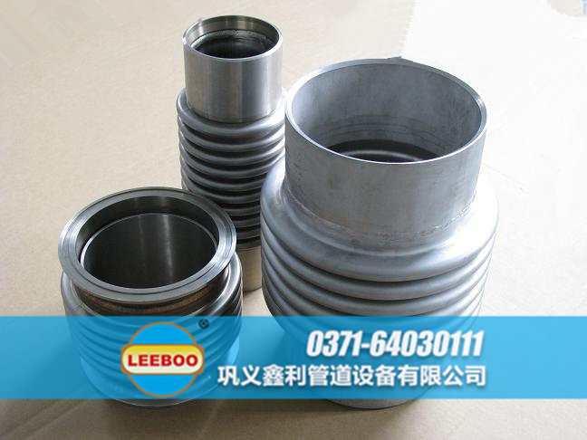 湖南省邵陽市新寧縣溝槽式<a href=http://m.m-d-n.com target=_blank class=infotextkey>補償器</a> /></p>鑫利管道是專業(yè)開發(fā)、研制和生產(chǎn)波紋<a href=http://m.m-d-n.com target=_blank class=infotextkey>補償器</a>廠家，該產(chǎn)品具有尺寸準備、結構緊湊、安裝可靠、耐腐蝕、便于安裝、壽命長等優(yōu)點，廣泛應用于航天、發(fā)電、石化和城市供熱等行業(yè)的各類管道和設備，并在全國多個工程上得到應用。以其優(yōu)良的品質，深受國內外用戶的贊譽和好評。<br />     鑫利管道生產(chǎn)的湖南省邵陽市新寧縣波紋<a href=http://m.m-d-n.com target=_blank class=infotextkey>補償器</a>由構成其工作主體的波紋管（一種彈性元件）和端管、支架、法蘭、導管等附件組成。主要用在各種管道中，它能夠補償管道的熱位移，機械變形和吸收各種機械振動，起到降低管道變形應力和提高管道使用壽命的作用。波紋<a href=http://m.m-d-n.com target=_blank class=infotextkey>補償器</a>連接方式分為法蘭連接和焊接兩種。波紋<a href=http://m.m-d-n.com target=_blank class=infotextkey>補償器</a>屬于一種補償元件，利用其工作主體波紋管的有效伸縮變形，以吸收管線、導管、容器等由熱脹冷縮等原因而產(chǎn)生的尺寸變化，或補償管線、導管、容器等的軸向、橫向和角向位移。也可用于降噪減振。在現(xiàn)代工業(yè)中用途廣泛。<br />     波紋<a href=http://m.m-d-n.com target=_blank class=infotextkey>補償器</a>的可靠性是由設計、制造、安裝及運行管理等多個環(huán)節(jié)構成的。可靠性也應該從這幾個方面進行考慮。材料選擇對用于供熱管網(wǎng)的波紋<a href=http://m.m-d-n.com target=_blank class=infotextkey>補償器</a>選材，除應考慮工作介質、工作溫度和外部環(huán)境外，還應考慮應力腐蝕的可能性、水處理劑和管道清洗劑對材料的影響等，并在此基礎上結合波紋<a href=http://m.m-d-n.com target=_blank class=infotextkey>補償器</a>材料的焊接、成型以及材料的性能價格比，優(yōu)選出經(jīng)濟實用的波紋管制作材料。<br />     一般情況下，選用湖南省邵陽市新寧縣波紋<a href=http://m.m-d-n.com target=_blank class=infotextkey>補償器</a>的材料應滿足下列條件：<br />（1）高彈性極限、抗拉強度和疲勞強度，保證其正常工作。<br />（2）良好的塑性，便于波紋<a href=http://m.m-d-n.com target=_blank class=infotextkey>補償器</a>加工成形，且能通過隨后的處理工藝（冷作硬化、熱處理等）獲得足夠的硬度和強度。<br />（3）較好的耐腐蝕性能，滿足在不同環(huán)境下工作要求。<br />（4）良好的焊接性能，滿足在制作過程中的焊接工藝要求。<br />    對于地溝敷設的熱力管網(wǎng)，當波紋<a href=http://m.m-d-n.com target=_blank class=infotextkey>補償器</a>所處管道地勢較低時，雨水或事故性污水會浸泡波紋管，應考慮選用耐蝕性更強的材料，如鐵鎳合金、高鎳合金等。由于此類材料價格較高，在制造波波紋<a href=http://m.m-d-n.com target=_blank class=infotextkey>補償器</a>時，可以考慮僅在與腐蝕性介質接觸的表面增加一層耐蝕合金。疲勞壽命設計由波紋<a href=http://m.m-d-n.com target=_blank class=infotextkey>補償器</a>的失效類型及原因分析可以看出，該產(chǎn)品的平面穩(wěn)定性、周向穩(wěn)定性及耐腐蝕性能均與其位移量即疲勞壽命相關。過低的疲勞壽命將會導致其穩(wěn)定性及耐蝕性能下降。<br />    鑫利管道波紋<a href=http://m.m-d-n.com target=_blank class=infotextkey>補償器</a>設計合理、性能優(yōu)良，在業(yè)界擁有良好的口碑。另外公司長期從事波紋<a href=http://m.m-d-n.com target=_blank class=infotextkey>補償器</a>批發(fā)與零售，歡迎新老用戶前來選購！國內波紋<a href=http://m.m-d-n.com target=_blank class=infotextkey>補償器</a>哪家好，鑫利管道是選！<p style=